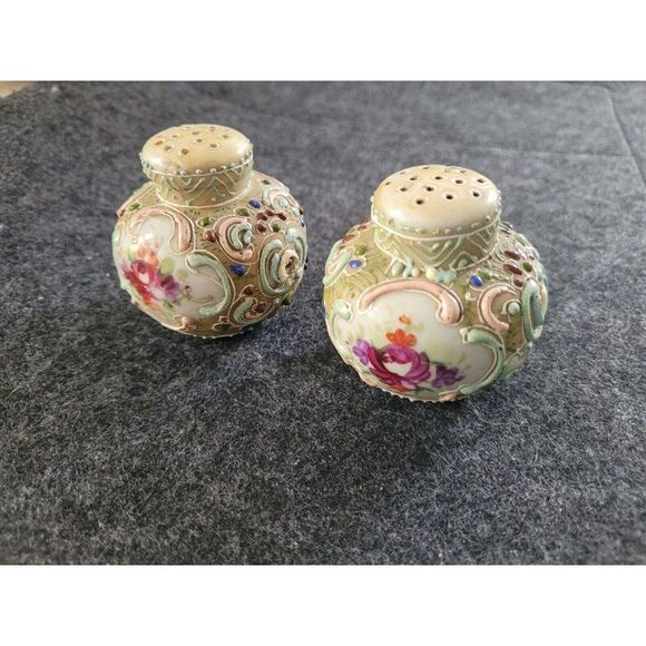 Vintage MCM 1950's Nippon Moriage Salt and Pepper Shaker